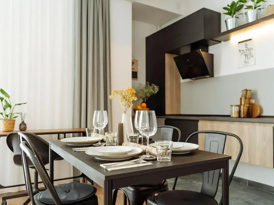 Central 3 Apartment - New Building & Parking Bucharest Romania